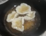 A picture of step 4 of Sabudana papad.