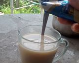 Foto langkah ke 2 dari resep Teh Susu Hangat.
