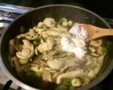 Foto del paso 6 de la receta: Pechuguitas con repollitos de Bruselas y champiñones