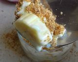 A picture of step 7 of Lemon biscuit yogurt parfait.