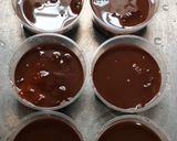 Foto langkah ke 1 dari resep Puding Coklat Vla Keju.