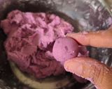 Foto langkah ke 2 dari resep Bubur Candil Ubi Ungu.