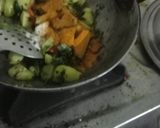 आलू पालक की सब्जी (Aloo palak ki sabzi recipe in Hindi) रेसिपी चरण 3 फोटो