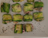 Foto del paso 4 de la receta: Rollitos de calabacines rellenos