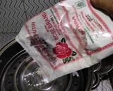 Foto langkah ke 2 dari resep Kue Putu dengan Cetakan.