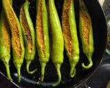 उपवासाच्या भरल्या मिरच्या (upwasachya bharlya mirchya recipe in marathi) रेसिपी स्टेप 5 फोटो 