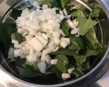 Une image de l'étape 11 de Salade de brede mafane au céleri,carottes,pois chiches, tomates et oignon.