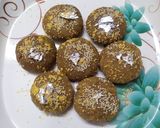 गुड़ और आटे के पेड़े (gur aur aate ke pede recipe in Hindi) रेसिपी चरण 4 फोटो
