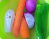 Foto del paso 1 de la receta: Sopa de verduras con pencas de coliflor y jarrete de cordero