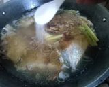 Foto langkah ke 4 dari resep Sop Ikan Kue.