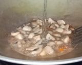 Foto langkah ke 3 dari resep Tumis Jamur Kancing.