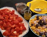 Foto del paso 2 de la receta: Ensalada fría de tomates de huerta y garbanzos confitados en vinagreta de umami natural