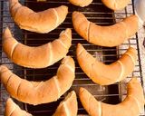 Kifli és zsemle recept fázis 3 fotója