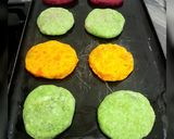Foto del paso 2 de la receta: Arepas de Colores Rellenas