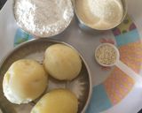 A picture of step 2 of Aloo mathri.