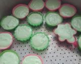 Foto langkah ke 6 dari resep Bolu kukus Mawar Pandan.