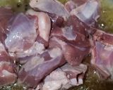 A picture of step 2 of Alo baingan gosht (mutton gravy).