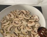 Foto del paso 2 de la receta: Nidos con salsa cremosa (Bolós), champiñones, bacon, pasas, feta y alcaparras …