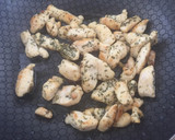 Foto del paso 5 de la receta: Pasta integral con pollo y guacamole