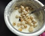 A picture of step 1 of Makhana raita.