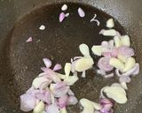 Foto langkah ke 1 dari resep Tumis Udang Rebon Pedas.
