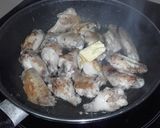 Foto del paso 2 de la receta Alitas caramelizadas con patatas rancheras