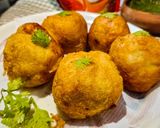 A picture of step 7 of Chicken cheese balls.