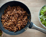 Foto del paso 3 de la receta: Piadinas caseras de pollo frito caramelizado picante
