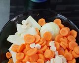 Gyors csirkehúsleves borsóval recept fázis 2 fotója