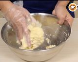 Foto langkah ke 4 dari resep Cheese Stick, No Mixer dan Mudah!.