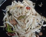 Foto langkah ke 3 dari resep Tumis Jamur Tiram.