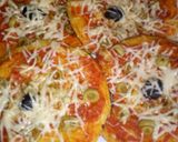 صورة لخطوة 2 من وصفة ميني بيتزا 🍕