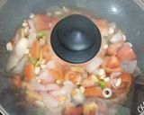 A picture of step 7 of Soya Chunks Capsicum & Onion Curry soyabeena badi ki sabji.