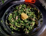 A picture of step 2 of Palak Pakoras.