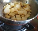 A picture of step 4 of Chatpata mint aloo / potato.