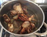 A picture of step 3 of Beef Bone Broth with Wild Mushrooms.