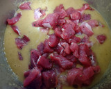 Foto del paso 3 de la receta: Estofado de solomillo con patatas en crema de ajos
