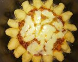 Foto langkah ke 8 dari resep Pizza magic com pakai pinggiran.