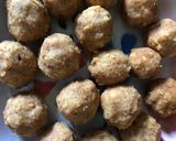 Gambar langkah 2 resipi Cake Balls.