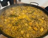 Foto del paso 11 de la receta: Paella con alcachofas, habas y ajos tiernos, carne y albondiguitas