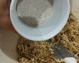 Foto del paso 3 de la receta: Galletas crujientes de quinoa y avena con chocolate 🍪