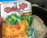 Hình bước làm 1 của món Bánh xèo nam bộ tôm thịt giòn thơm