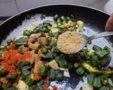 A picture of step 6 of Bhindi ki sabzi.