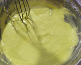 Foto langkah ke 2 dari resep Chiffon Cake Pandan - Lembut seperti kapas.