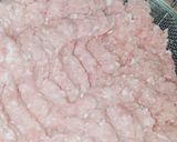 A picture of step 1 of Kachai qeemai kai kabab.
