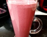 A picture of step 2 of My Cherry & Clotted Cream Ice Cream Smoothy.