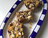 A picture of step 6 of Dates oats energy bar.