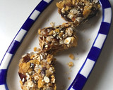 A picture of step 6 of Dates oats energy bar.