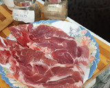Foto del paso 1 de la receta: Chuletas de aguja de cerdo a la plancha con salsa de zanahoria