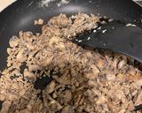 Foto langkah ke 4 dari resep Diet Hamburger steak with mushroom gravy (western).